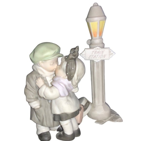 Enesco Bisque 1997 "We've Only Just Begun" Limited Edition Figurine 296058 - Picture 2 of 11